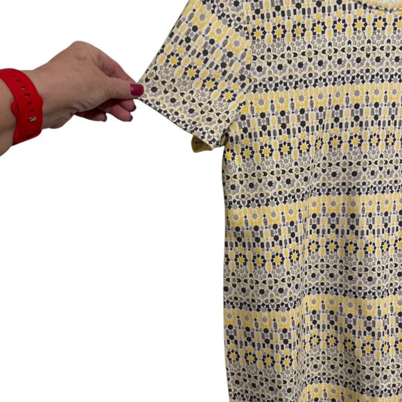 ❤️NWT SPRING/SUMMER GRAY & YELLOW PRINT CLASSIC TEE SMALL - Picture 3 of 8